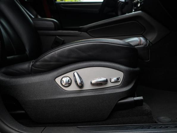 Porsche Macan I Рестайлинг 2 с пробегом 2022 года, цена 6 650 000 рублей, 81202 км, внедорожник, Автокод Объявления