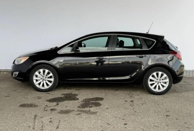 Opel Astra J с пробегом 2011 года, цена 650 000 рублей, 202403 км, хэтчбек, Автокод Объявления