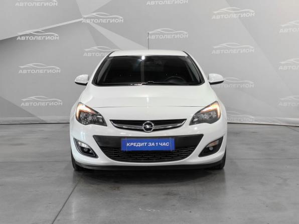 Opel Astra J Рестайлинг с пробегом 2014 года, цена 1 100 000 рублей, 198000 км, седан, Автокод Объявления