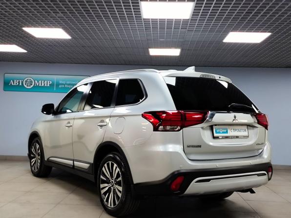 Mitsubishi Outlander III Рестайлинг 3 с пробегом 2019 года, цена 2 099 000 рублей, 66425 км, внедорожник, Автокод Объявления