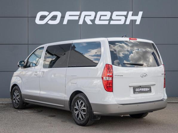 Hyundai H-1 II Рестайлинг 2 с пробегом 2020 года, цена 3 585 000 рублей, 139290 км, минивэн, Автокод Объявления