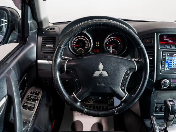Mitsubishi Pajero IV Рестайлинг 1 с пробегом 2011 года, цена 2 150 000 рублей, 202748 км, внедорожник, Автокод Объявления