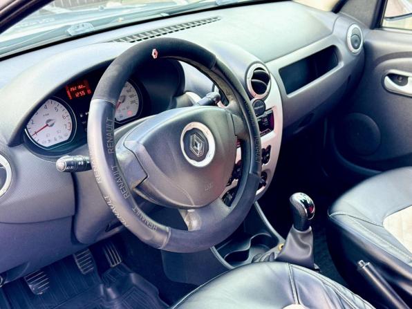 Renault Sandero I с пробегом 2011 года, цена 520 000 рублей, 262162 км, хэтчбек, Автокод Объявления