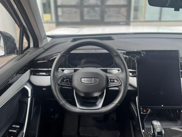 Geely Atlas II с пробегом 2024 года, цена 2 980 000 рублей, 25400 км, внедорожник, Автокод Объявления