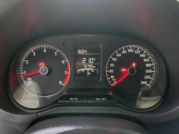 Volkswagen Polo V Рестайлинг с пробегом 2015 года, цена 1 046 587 рублей, 74000 км, седан, Автокод Объявления