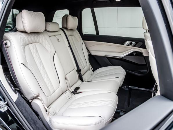 BMW X7 I (G07) Рестайлинг с пробегом 2025 года, цена 17 500 000 рублей, 5491 км, внедорожник, Автокод Объявления