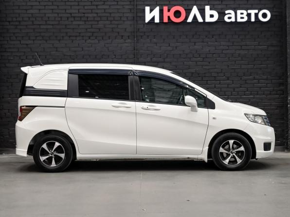 Honda Freed I с пробегом 2011 года, цена 1 100 000 рублей, 217011 км, компактвэн, Автокод Объявления