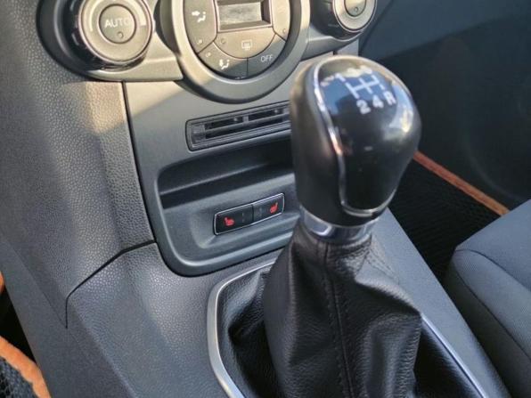 Ford Fiesta Mk6 Рестайлинг с пробегом 2015 года, цена 780 700 рублей, 174425 км, хэтчбек, Автокод Объявления