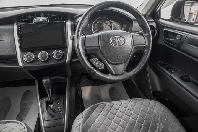 Toyota Corolla XI (E160 E170) Рестайлинг 2 с пробегом 2018 года, цена 1 469 000 рублей, 113800 км, универсал, Автокод Объявления