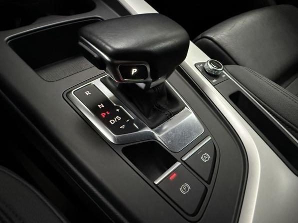 Audi A4 V (B9) Рестайлинг с пробегом 2020 года, цена 2 709 000 рублей, 127650 км, седан, Автокод Объявления