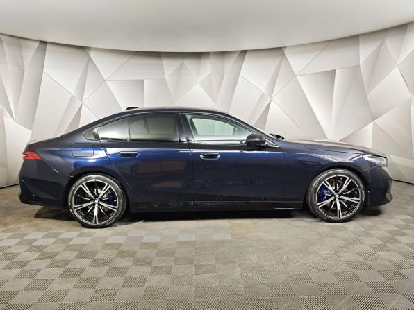 BMW 5 серии VIII (G60/G61/G68) с пробегом 2025 года, цена 8 699 000 рублей, 311 км, седан, Автокод Объявления