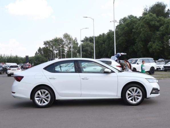 Skoda Octavia IV (A8) с пробегом 2020 года, цена 2 357 100 рублей, 94230 км, лифтбек, Автокод Объявления