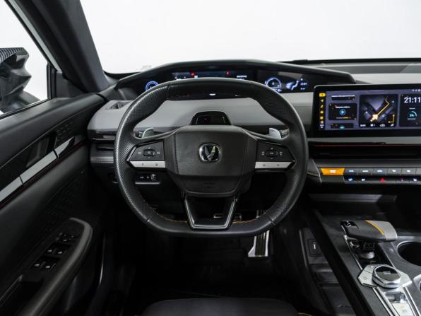Changan UNI-V I с пробегом 2023 года, цена 2 150 000 рублей, 60110 км, лифтбек, Автокод Объявления