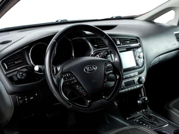Kia Ceed II Рестайлинг с пробегом 2017 года, цена 1 288 000 рублей, 147190 км, хэтчбек, Автокод Объявления
