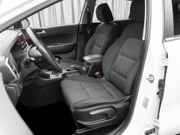 Kia Sportage IV Рестайлинг с пробегом 2018 года, цена 1 650 000 рублей, 180534 км, внедорожник, Автокод Объявления