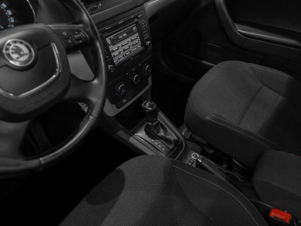 Skoda Yeti I с пробегом 2013 года, цена 795 000 рублей, 314617 км, внедорожник, Автокод Объявления