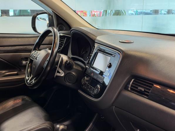 Mitsubishi Outlander III Рестайлинг с пробегом 2015 года, цена 1 570 000 рублей, 287116 км, внедорожник, Автокод Объявления
