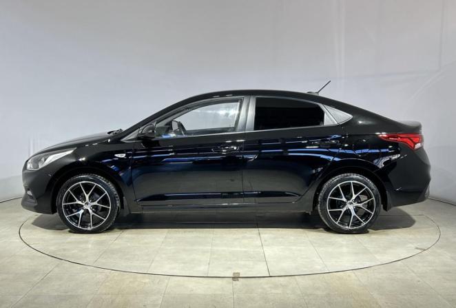 Hyundai Solaris II с пробегом 2018 года, цена 1 300 000 рублей, 132742 км, седан, Автокод Объявления