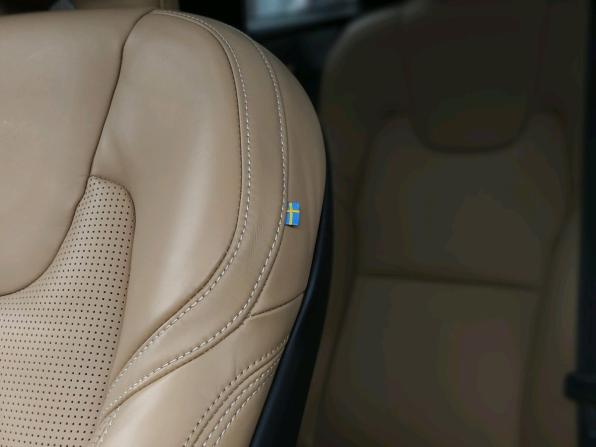 Volvo XC60 II Рестайлинг с пробегом 2024 года, цена 6 630 000 рублей, 30990 км, внедорожник, Автокод Объявления