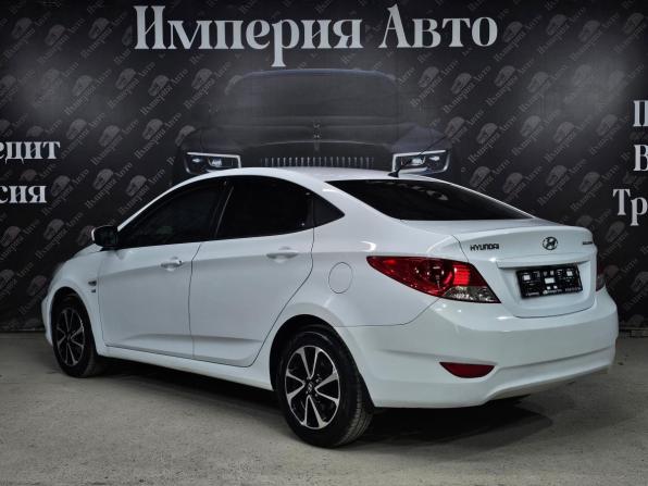 Hyundai Solaris I с пробегом 2013 года, цена 760 000 рублей, 183000 км, седан, Автокод Объявления