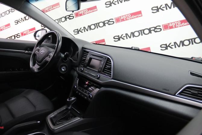Hyundai Elantra VI (AD) с пробегом 2017 года, цена 1 675 170 рублей, 76324 км, седан, Автокод Объявления
