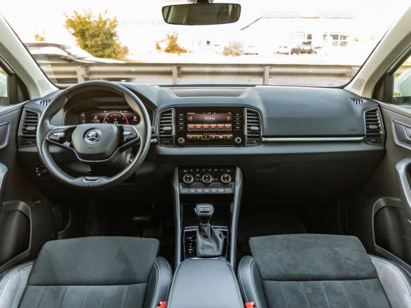 Skoda Karoq I с пробегом 2022 года, цена 2 748 000 рублей, 76406 км, внедорожник, Автокод Объявления
