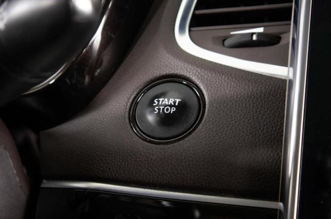 Renault Espace V с пробегом 2015 года, цена 2 349 000 рублей, 155000 км, минивэн, Автокод Объявления
