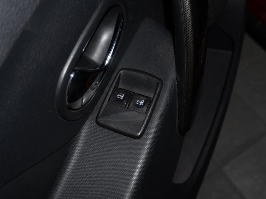 Renault Sandero II Рестайлинг Санкт-Петербург  - изображение 12