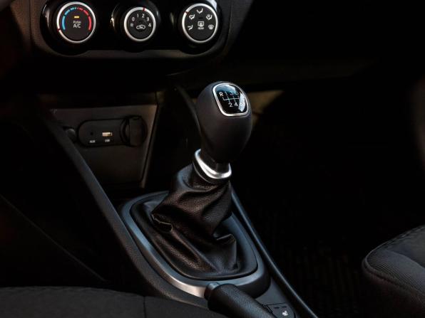 Kia Rio III Рестайлинг с пробегом 2015 года, цена 879 000 рублей, 134683 км, седан, Автокод Объявления