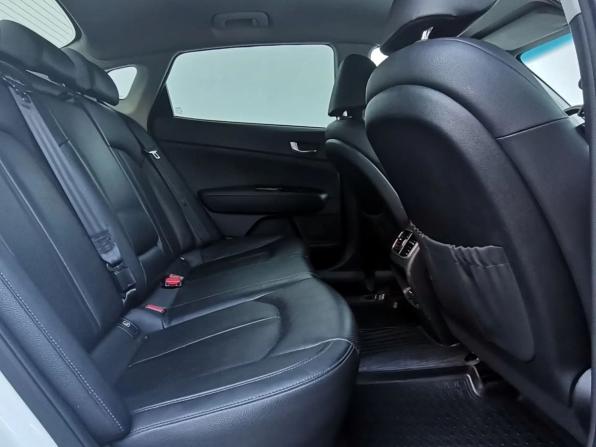 Kia Optima IV Рестайлинг с пробегом 2019 года, цена 1 839 000 рублей, 127877 км, седан, Автокод Объявления