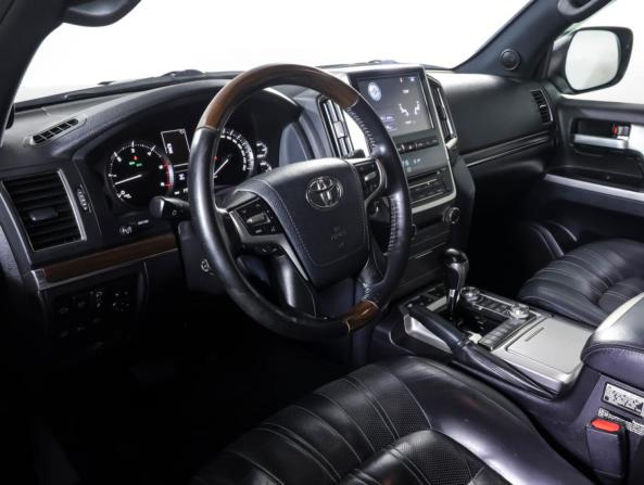 Toyota Land Cruiser 200 Series Рестайлинг 2 с пробегом 2018 года, цена 7 000 000 рублей, 145222 км, внедорожник, Автокод Объявления