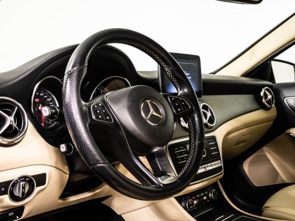 Mercedes-Benz GLA I (X156) Рестайлинг с пробегом 2019 года, цена 2 248 000 рублей, 171924 км, внедорожник, Автокод Объявления
