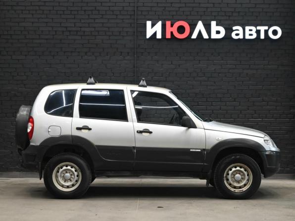Chevrolet Niva I Рестайлинг с пробегом 2011 года, цена 510 000 рублей, 134358 км, внедорожник, Автокод Объявления
