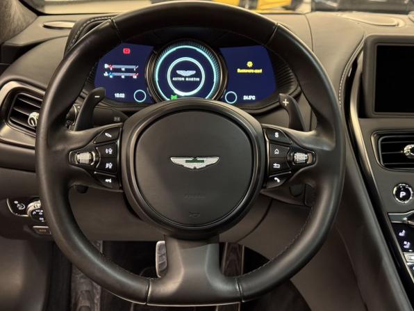 Aston Martin DB11 I с пробегом 2017 года, цена 18 200 000 рублей, 5188 км, купе, Автокод Объявления