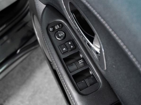 Honda Vezel I с пробегом 2014 года, цена 1 549 500 рублей, 125405 км, внедорожник, Автокод Объявления