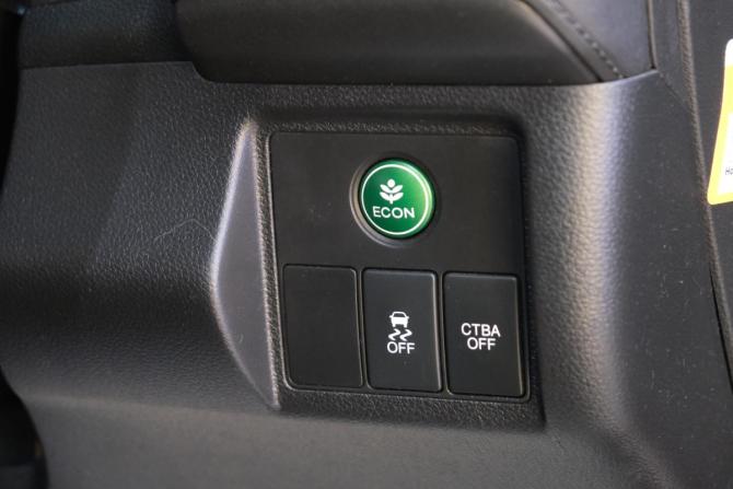 Honda Vezel I с пробегом 2014 года, цена 1 619 000 рублей, 200100 км, внедорожник, Автокод Объявления