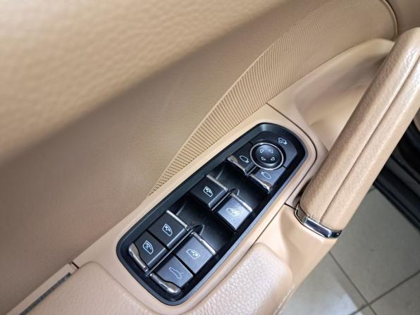 Porsche Cayenne II Рестайлинг (958) с пробегом 2017 года, цена 4 278 400 рублей, 169580 км, внедорожник, Автокод Объявления