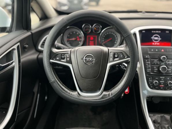 Opel Astra J Рестайлинг с пробегом 2014 года, цена 830 000 рублей, 155693 км, хэтчбек, Автокод Объявления