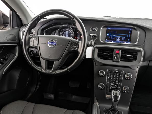 Volvo V40 Cross Country I с пробегом 2013 года, цена 1 490 000 рублей, 117941 км, хэтчбек, Автокод Объявления