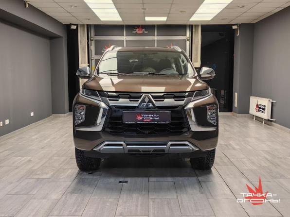 Mitsubishi Montero Sport III Рестайлинг с пробегом 2025 года, цена 6 998 000 рублей, 400 км, внедорожник, Автокод Объявления