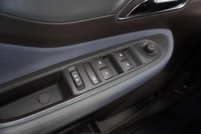 Opel Mokka I с пробегом 2013 года, цена 1 179 000 рублей, 168000 км, внедорожник, Автокод Объявления