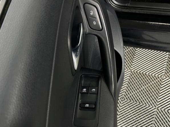 Volkswagen Polo V с пробегом 2015 года, цена 799 000 рублей, 249324 км, седан, Автокод Объявления