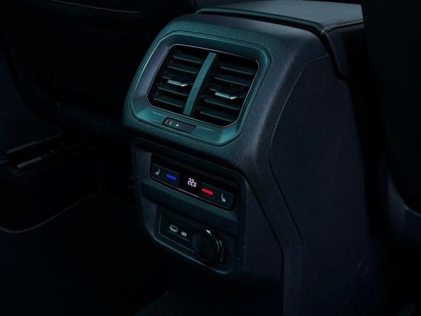 Volkswagen Tiguan II Рестайлинг с пробегом 2021 года, цена 3 790 500 рублей, 57602 км, внедорожник, Автокод Объявления