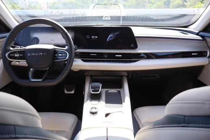 Chery Arrizo 8 с пробегом 2024 года, цена 2 259 000 рублей, 4000 км, седан, Автокод Объявления