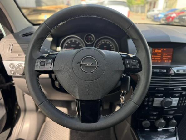 Opel Astra H Рестайлинг с пробегом 2012 года, цена 499 000 рублей, 232478 км, седан, Автокод Объявления