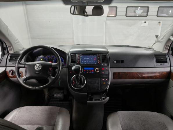 Volkswagen Multivan T5 с пробегом 2006 года, цена 1 300 000 рублей, 373233 км, минивэн, Автокод Объявления