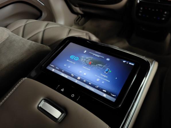 Mercedes-Benz Maybach EQS SUV с пробегом 2024 года, цена 22 600 000 рублей, 7175 км, внедорожник, Автокод Объявления