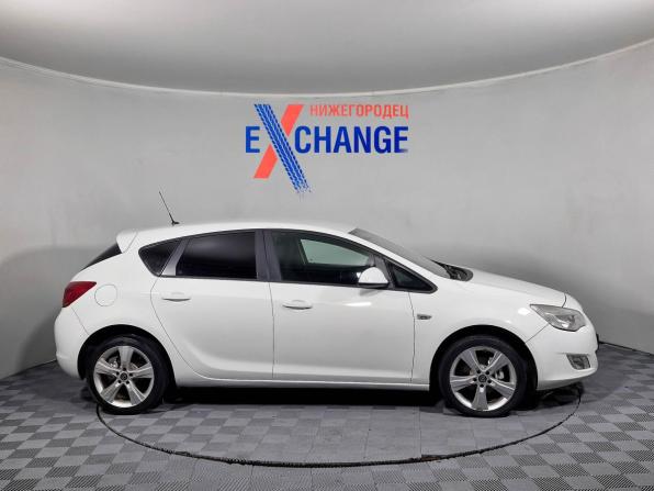 Opel Astra J с пробегом 2011 года, цена 529 000 рублей, 215000 км, хэтчбек, Автокод Объявления