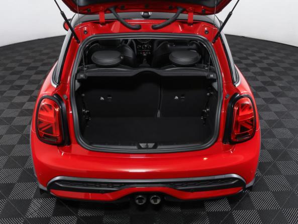 Mini Hatch III (F55/F56) Рестайлинг 2 с пробегом 2021 года, цена 3 038 310 рублей, 42029 км, хэтчбек, Автокод Объявления