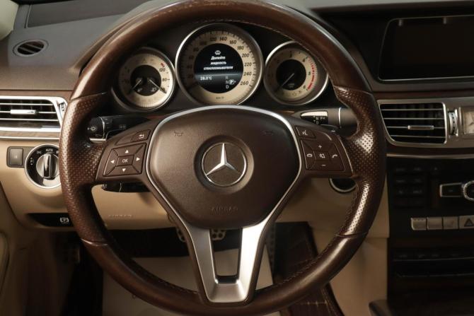Mercedes-Benz E-Класс IV (W212 S212 C207) Рестайлинг с пробегом 2013 года, цена 2 379 000 рублей, 247000 км, седан, Автокод Объявления